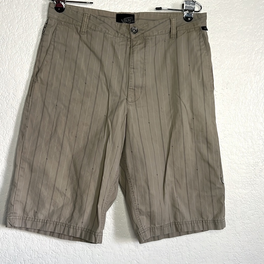 Vans men’s shorts size 32 tan stash pocket